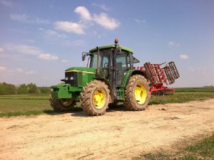 John Deere 6210