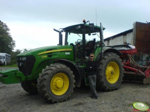 John Deere 7730