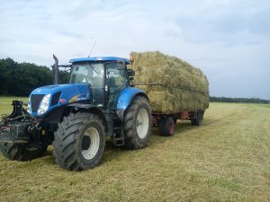 New Holland t 7040