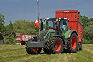 Fendt 718 Vario + Metaltech ROTO 10