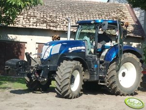 New Holland T7 210