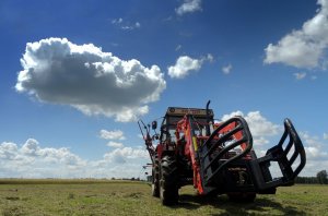 Zetor 7745 + iT1650 + Kuhn GF5000MH