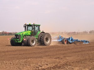 John Deere 8530 + Lemken Gigant 8m