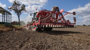 Fendt 818 vario & Kverneland Accord