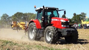 Massey Ferguson 7514 + Agrisem