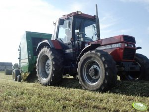 Case 956xl John Deere 590