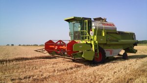 Claas Dominator 76