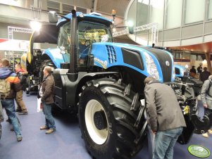 New Holland T8