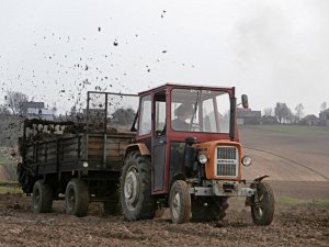 Ursus C-330 & Rozrzutnik dwu osiowy