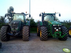 John Deere 8330