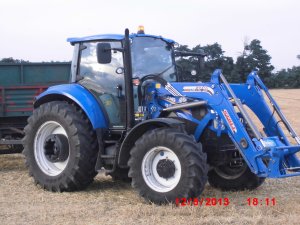 New Holland T.105 & Stoll