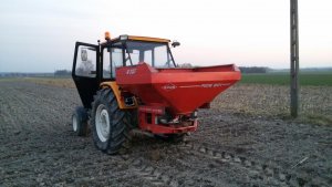 Ursus C-360 3P + Kuhn mds 901