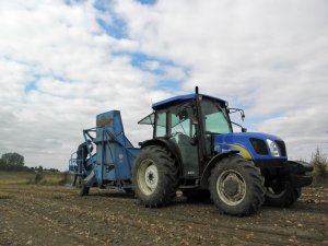 New Holland T4020 + Bolko Z 643