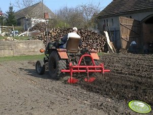 Ciągnik SAM + obsypnik