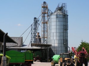 Silosy i suszarnia Araj.