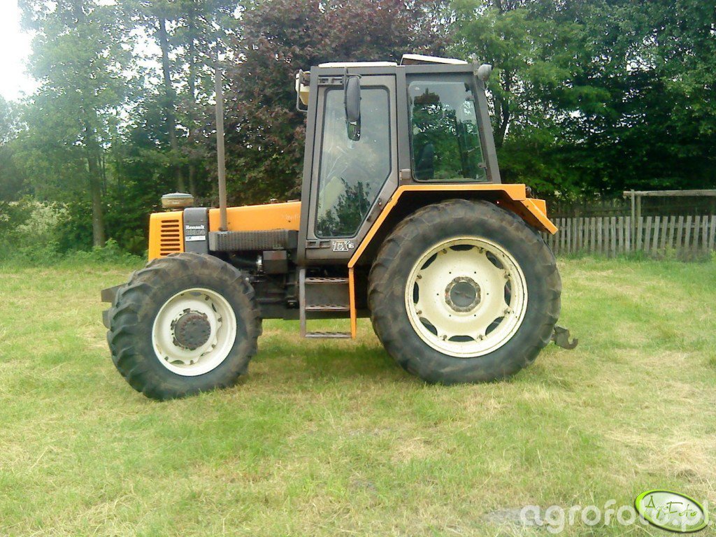 Fotografia Traktor Renault 103.14Tx Id:239776 - Galeria Rolnicza Agrofoto
