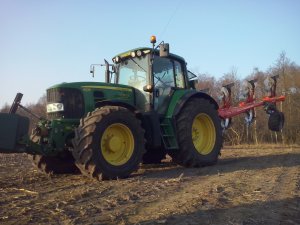 John Deere 6930 i Kuhn multi-master