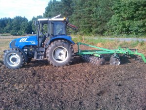 Farmtrac 80 4wd + talerzówka Bomet 2.4