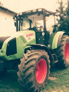 Claas Axos 320\n