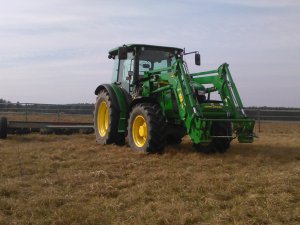 John Deere 5115M