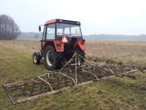 Zetor 3320 i brona łąkowa