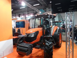 Kubota M7060