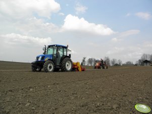 New Holland T4020 + T25