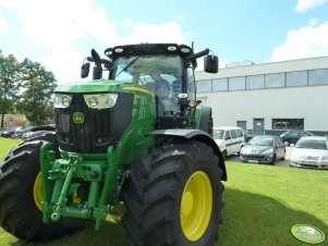 John Deere 6210R