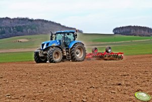 New Holland T7