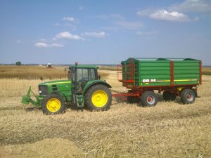 JD 6630 + MetalTech DB 14 a w oddali Tucano 440