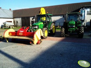 John Deere'y 5090R x2