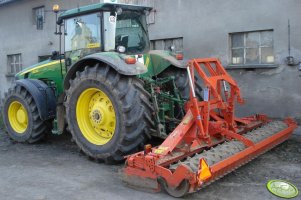 John Deere 8230 + Agregat Kuhn