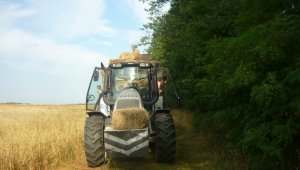 Valtra T132 versu