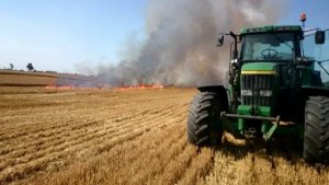 Pożar pszenicy John Deere 7710