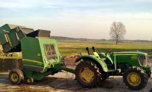 John Deere 572