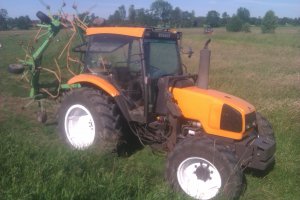 Renault Ergos 95 i FELLA TH660D hydro