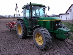 John Deere 6210