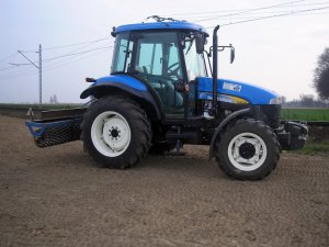 New Holland TD5010 + wał 3,2m