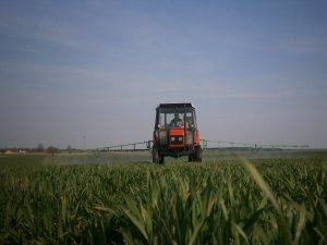 Zetor 7011 + Skotarek 500l