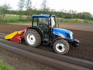 New Holland T4020 + Weremczuk Aur 2