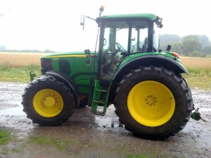 John Deere 6520