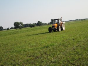 Renault Ceres 85X & rozsiewacz nawozów Promar- Złotki dwutarczowy 800 l