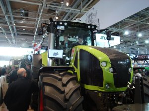 Claas Axion