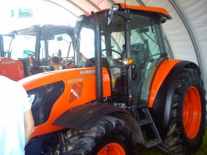 Kubota M9960