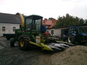 John Deere 5730