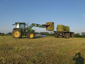 John Deere 5720