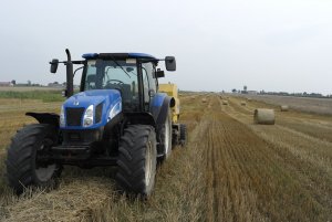 New Holland TS130 & BR6090