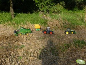 John Deere T670i