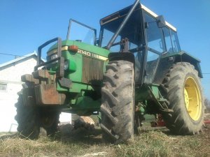 John Deere 2140