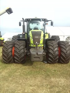 Claas Axion
